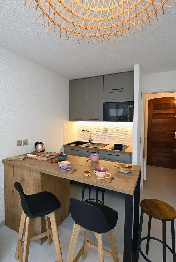 Charmant Studio 2A4 Pers Avec Jardin Et Place De Parking Situe A 5 Min A Pied De La Mer 邦多勒 外观 照片
