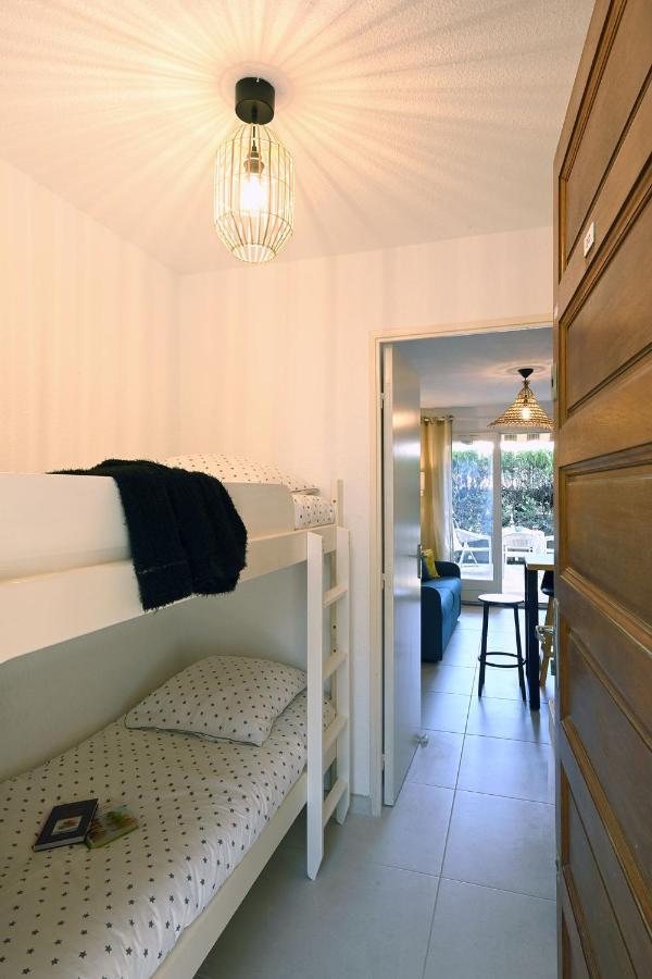 Charmant Studio 2A4 Pers Avec Jardin Et Place De Parking Situe A 5 Min A Pied De La Mer 邦多勒 外观 照片