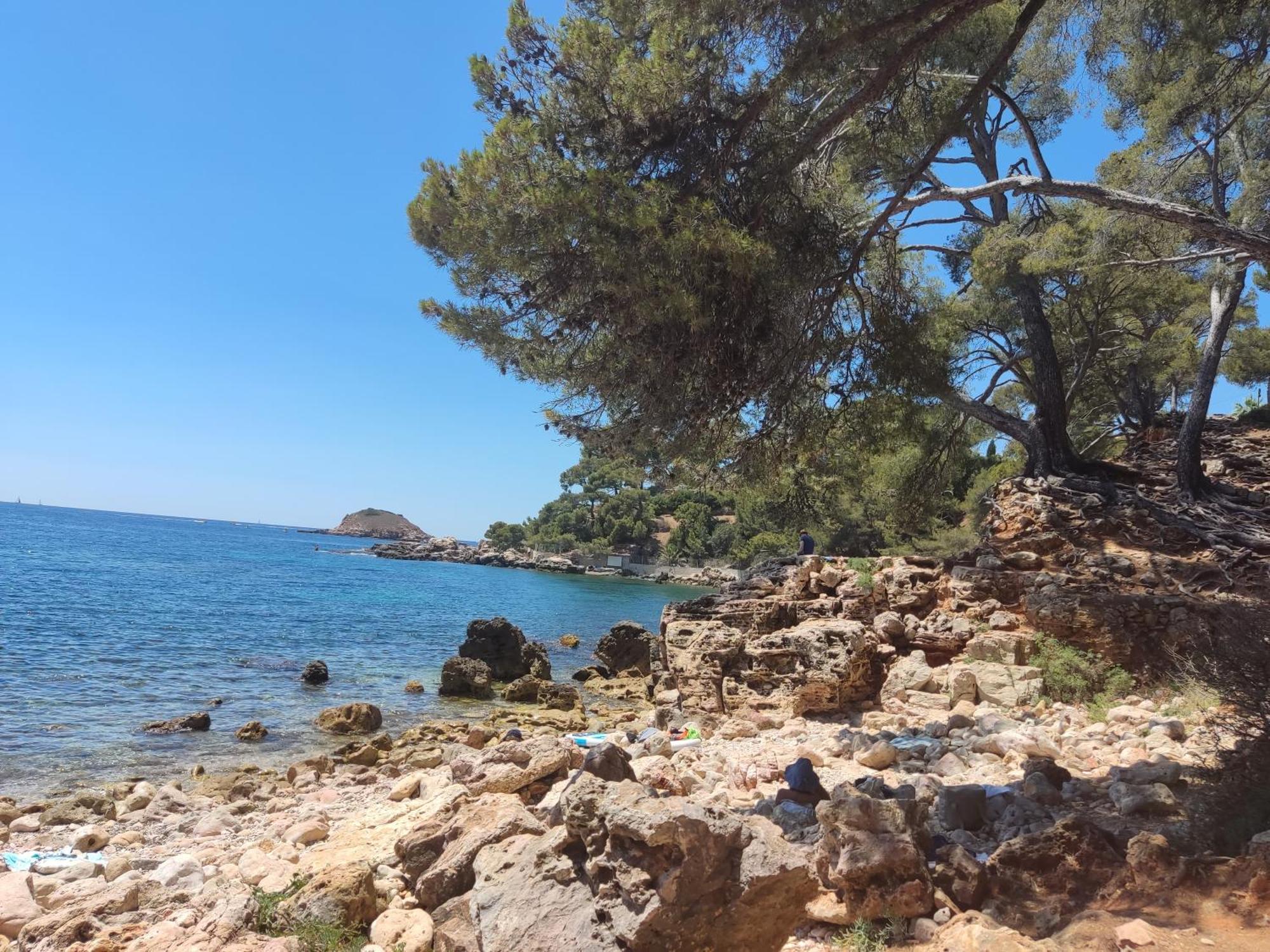 Charmant Studio 2A4 Pers Avec Jardin Et Place De Parking Situe A 5 Min A Pied De La Mer 邦多勒 外观 照片